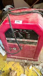 lot 286 image: Lincoln Electric 226 Weld Pak ARC Welder 90-135 Amp 120V