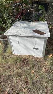 lot 316 image: White Metal Storage Box with Hinged Lid and Access Hole