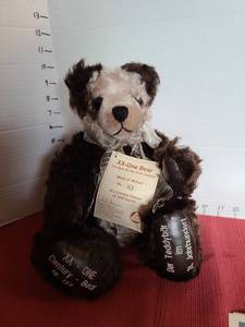 lot 925 image: Hermann Genuine  Mohair XX-One Bear No. 113 Limited Edition 1000 Pieces Mohair Plush
