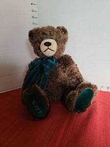 lot 926 image: Hermann Genuine Mohair  Ludwig Music Bear Third in Series Limited European Edition 500