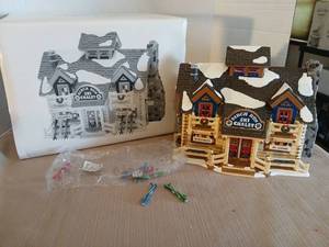 lot 1013 image: Birch Run Ski Chalet Lighted Building Set
