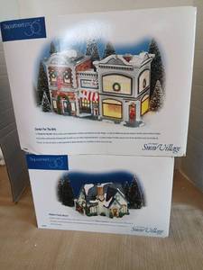 lot 1031 image: Department 56 Snow Village Center For The Arts and Hidden Ponds House Set