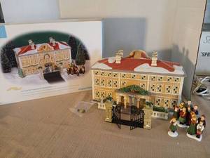 lot 1052 image: Alpine Village von Trapp Villa Set of 5 Sound of Music Building Figurines