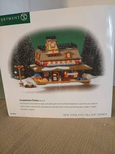 lot 1053 image: Department 56 Susquehanna Station Set of 2 New England Village Series