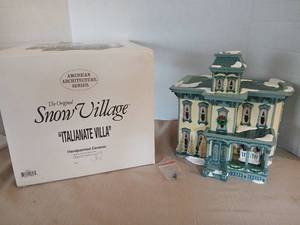 lot 1062 image: The Original Snow Village Italianate Villa American Architecture Series Handpainted Ceramic