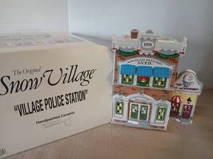lot 1076 image: The Original Snow Village Village Police Station Handpainted Ceramic