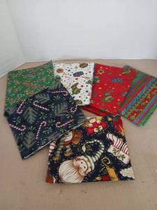 lot 1088 image: Christmas Holiday Fabric Bundle Prints