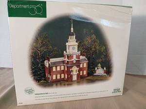 lot 1189 image: Department 56 Independence Hall Historical Landmark Series Set of 2 with Sign