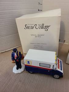 lot 1256 image: The Original Snow Village Handpainted Ceramic Accessories