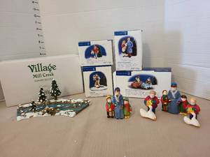 lot 1258 image: Department 56 Snow Village Figurine Lot with Mill Creek Curved Section and Accessories