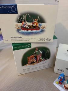 lot 1266 image: Department 56 Snow Village Figurine Lot