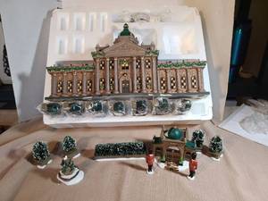 lot 1323 image: Department 56 Dickens Village Series Heritage Ramsford Palace Limited Edition 1996 Handpainted Porcelain