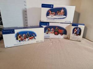 lot 1324 image: Department 56 Snow Village Holiday Figurine Set