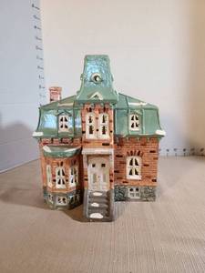 lot 1332 image: Department 56 Galena House Ceramic Building