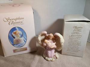 lot 1353 image: Seraphim Classics Constance Gentle Keeper Ballet Glitterdome globe Angel Figurine