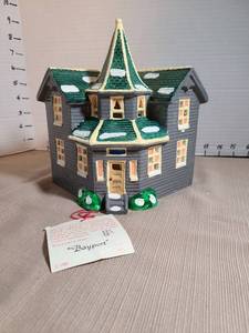 lot 1357 image: Department 56Bayport House 1985