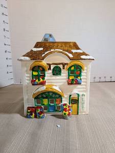 lot 1358 image: Department 55 Flower Shop Decorative House .