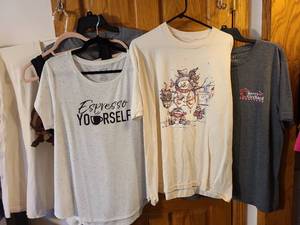 lot 1377 image: Ladies tops, L, XL