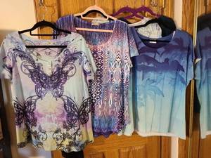 lot 1381 image: Ladies tops XL