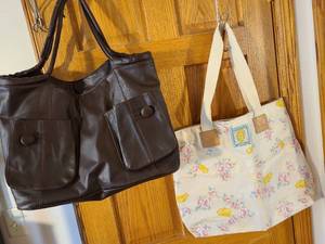 lot 1386 image: Tote bags, Classic Pooh floral and a brown bag with oversized pockets, frayed straps