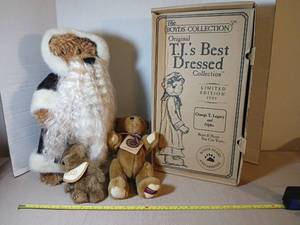 lot 2003 image: Boyds Collection T.I.s Best Dressed Limited Edition 1999 Omega T. Legacy and Alpha