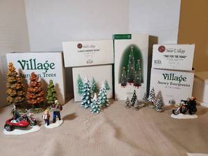 lot 2025 image: Department 56 Snow Village Miniature Figurines and Accessories Lot