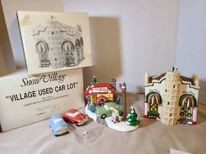 lot 2054 image: The Original Snow Village Village Used Car Lot Set of 5 Handpainted Ceramic Accessories and Pisa Pizza