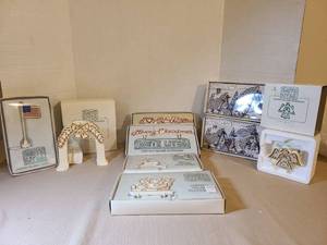lot 2064 image: Department  56 Lites Lighted Village Accessory Lot