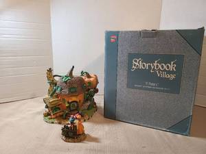 lot 2081 image: Storybook Village P. Peters Handpainted Lighted Building Set of 3