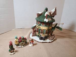 lot 2091 image: Dept 56 P. Piper Pickles & Peppers House with Figurines Set
