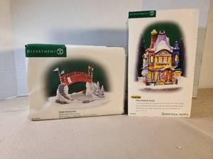 lot 2134 image: Department 56 North Pole Series Crayola Polar Palette Art Center & Bridge Over Icy Pond battery operated
