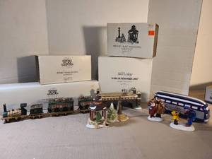 lot 2149 image: Heritage Village Collection Figurines and Accessories Lot
