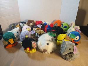lot 2150 image: Puffkins Plush Stuffed Animals Lot