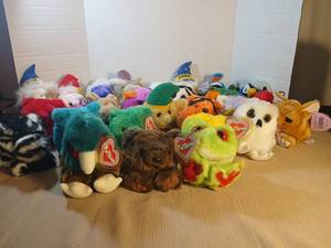 lot 2151 image: Puffkins Plush Toys