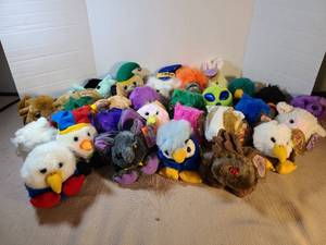 lot 2156 image: Puffkins Plush