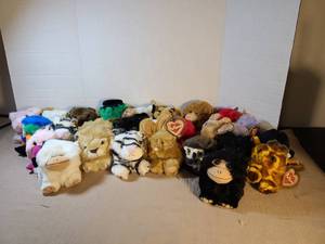 lot 2159 image: Puffkins Plush