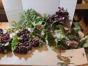 lot 2161 image: Artificial Grape Vine Branches with Leaves and Fruit Clusters Lot