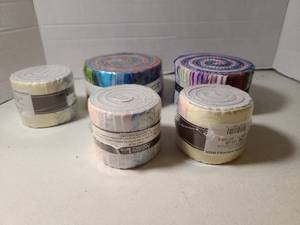 lot 2182 image: Fabric Jelly Roll Bundle