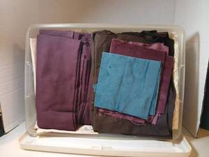 lot 2208 image: Fabric different sizes