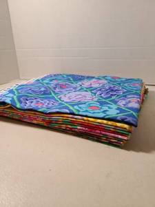 lot 2261 image: Fabric Lot Bundle Floral Print Multicolor Quilting Patchwork 8 Pieces