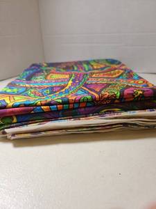 lot 2265 image: Printed Fabric Lot Multi-Color Abstract Pattern Fat Quarters