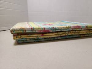 lot 2274 image: Floral Fabric
