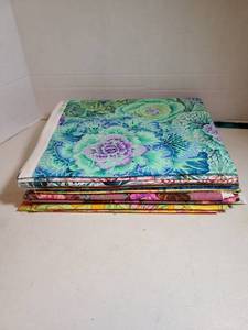 lot 2333 image: Floral Patterned Fabric