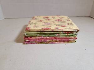 lot 2354 image: Fabric Bundle Floral Print Fabric