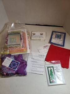 lot 2406 image: Quilting Fabric Bundle Lot Patterns Instructions Nectar Pin Packet
