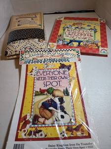lot 2412 image: Mary Engelbreit Crafts Books & Fabric Kit Lot - Placemats, Transfers, Daisy Kingdom