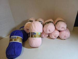 lot 2420 image: Berella 4 Knitting Worsted Weight Yarn