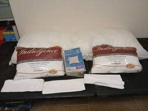 lot 2439 image: Indulgence by ISOTONIC Travel Pillow Synthetic Down 100% Cotton Cover Lot