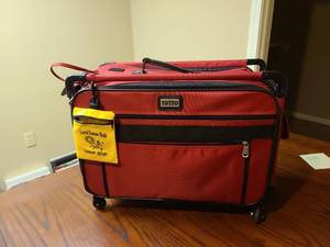 lot 2500 image: Tutto Craft bag on rollers foldable side and end pouches 18x24x12