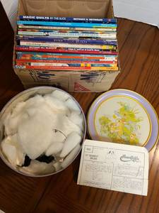 lot 2506 image: Quilting books, magazines, tin with bear kit